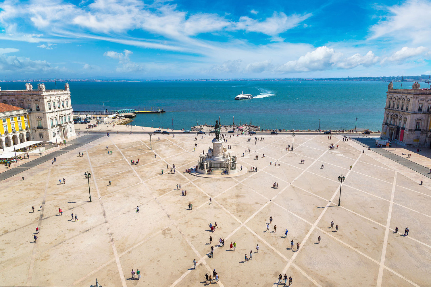 praca do commercia, lisbon